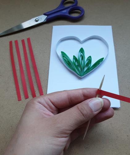 Quilled greetings card tutorial step four Quilled greetings card tutorial step four