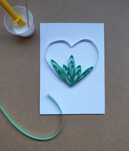Quilled greetings card tutorial step three Quilled greetings card tutorial step three