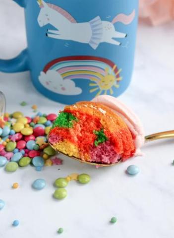 Inside-unicorn-cake