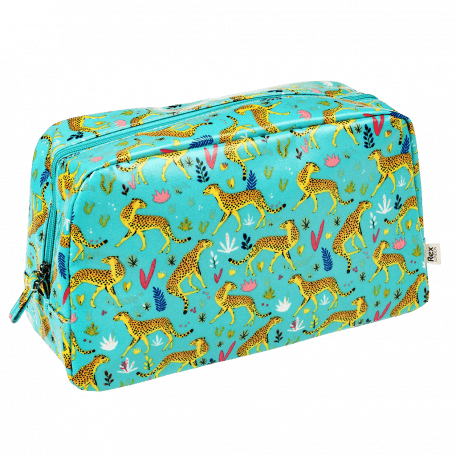 Cheetah wash bag side with zip pull