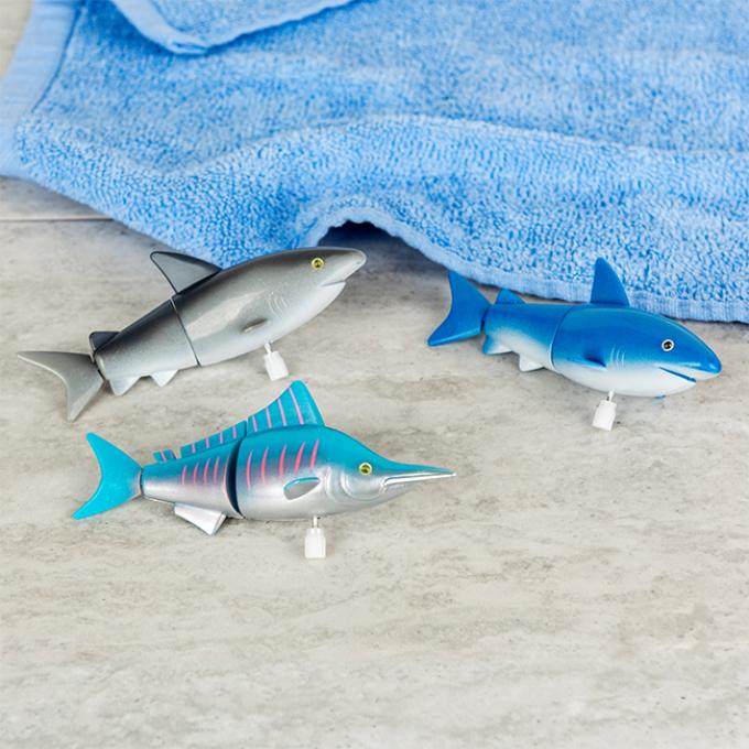  Wind-up toy - swimming fish