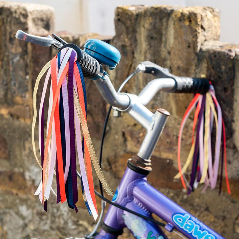 Bike on sale handlebar streamers